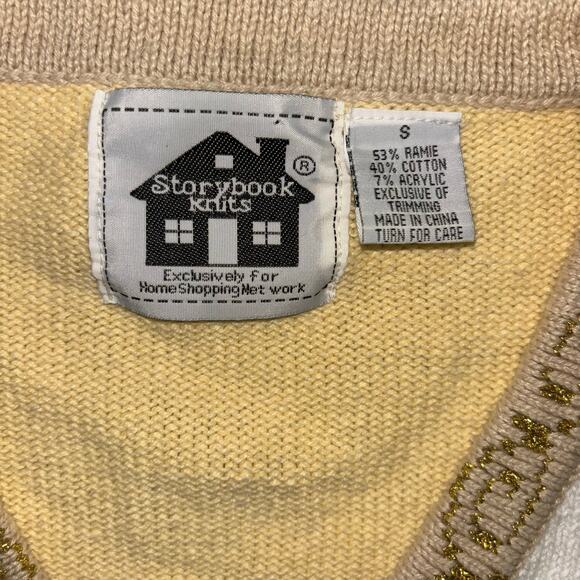 Father Christmas Holiday Butter Yellow Sweater Womens S Embroidered Art To Wear - Picture 6 of 10